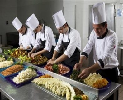 نتوفر من الجنسية المغربية على طاقات شابة ومحترفة في المطبخ خبرة في أكبر المطاعم  1