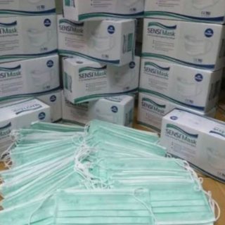 surgical face mask ......whatsapp.....+971556543345  1
