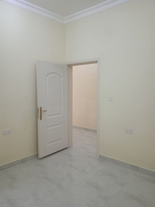 شقة غرفة و صالة و مطبخ و حمام بعين خالد نظامية 1