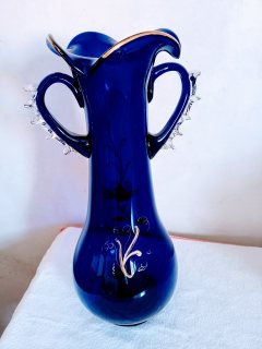 مزهرية انتيك من الزجاج الأزرق الفرنسي المطلي بماء الذهب  7