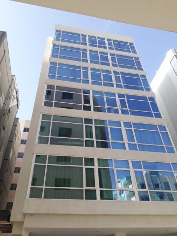 للبيع مبنى 6 طوابق شقق سكنية في البحرين 