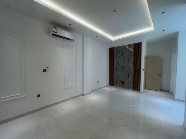 بدون عموله للايجار في سباير  5