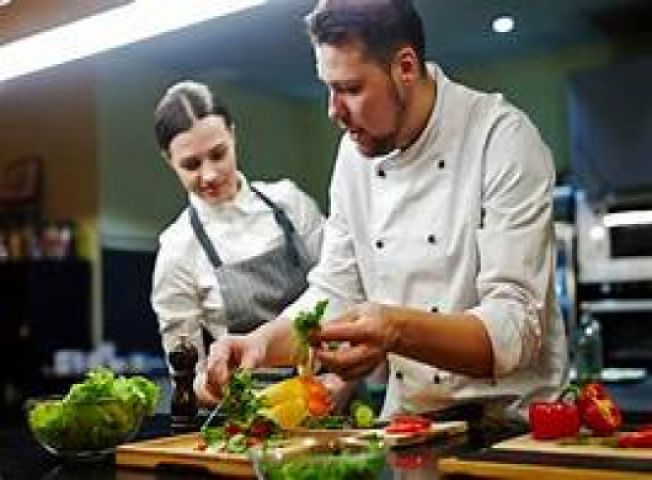 استقدام من  المغرب طباخين جاهزين للعمل